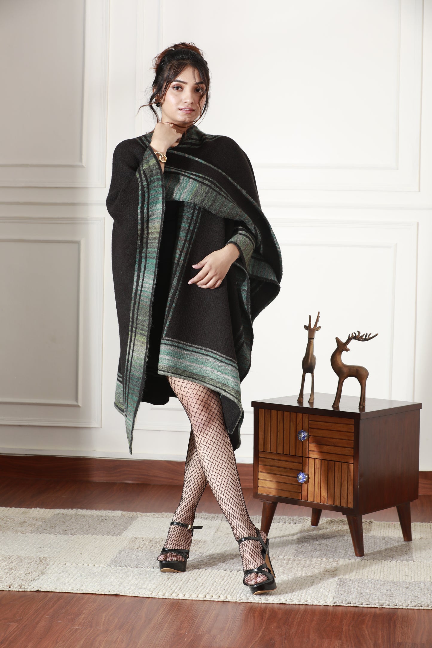 Black Emerald Reversible Cape
