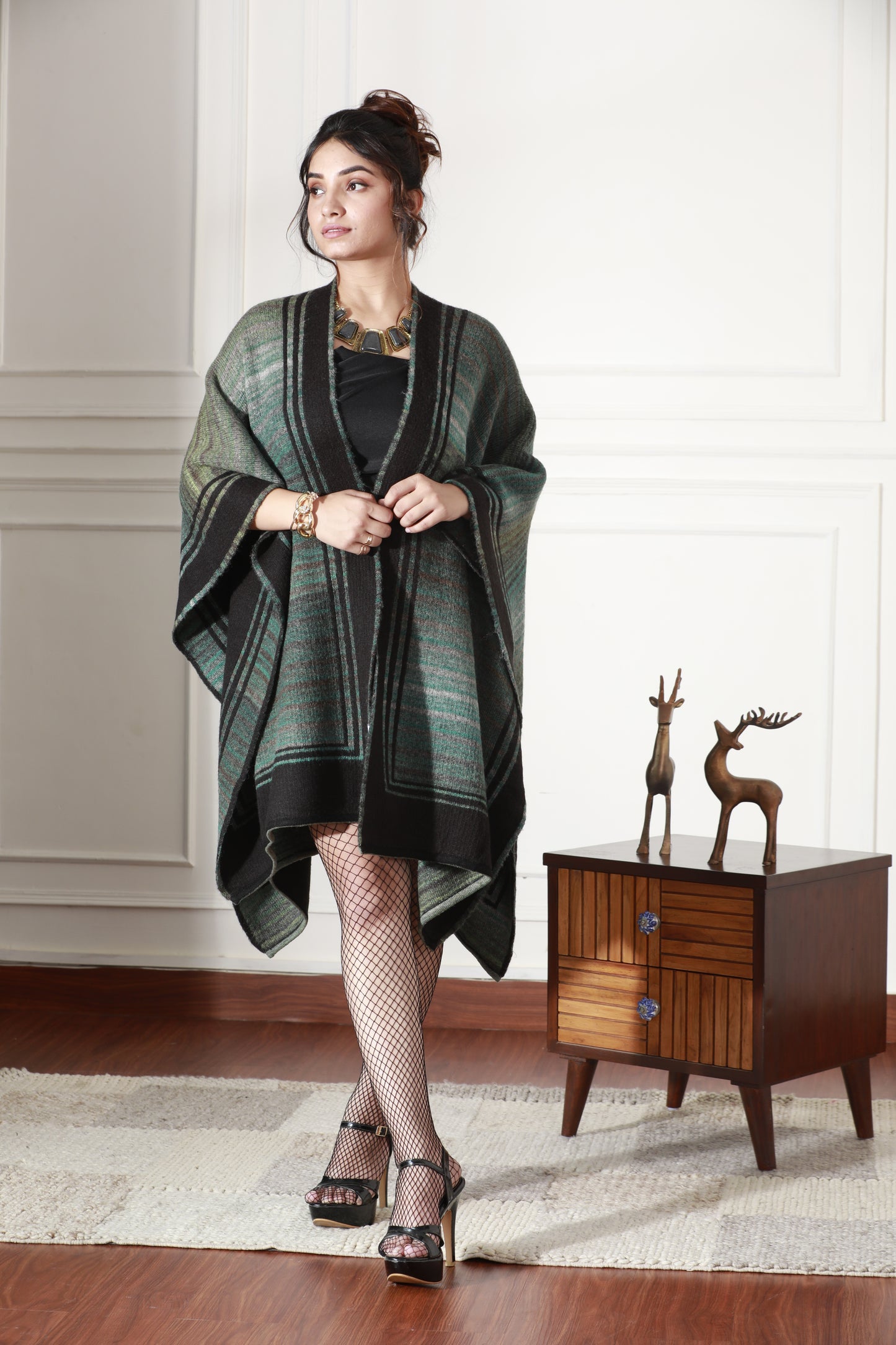 Black Emerald Reversible Cape