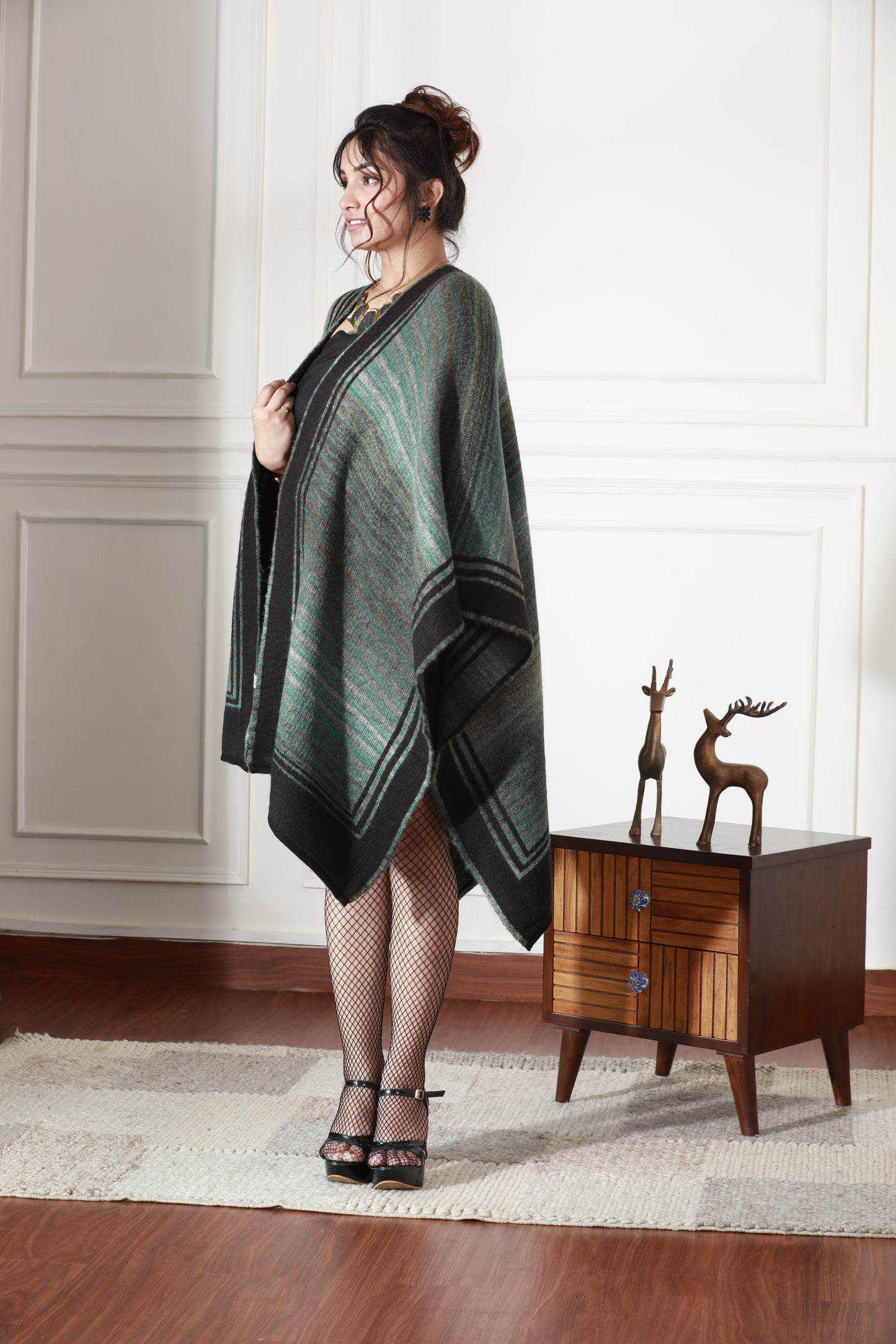 Black Emerald Reversible Cape